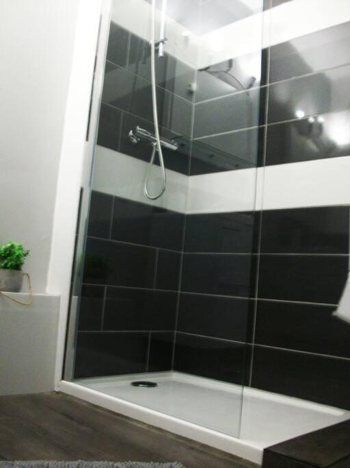 Ferienwohnung Au Calme, 200M Du Centre T2 Avec Balcon Et Parking Cassis Exterior foto