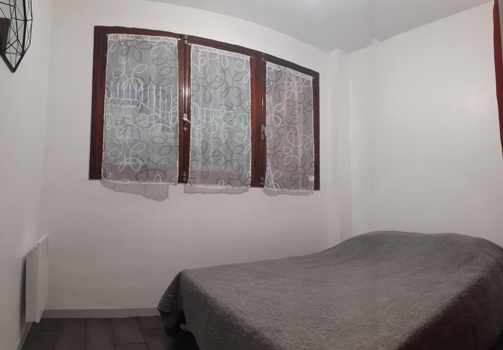 Ferienwohnung Au Calme, 200M Du Centre T2 Avec Balcon Et Parking Cassis Exterior foto
